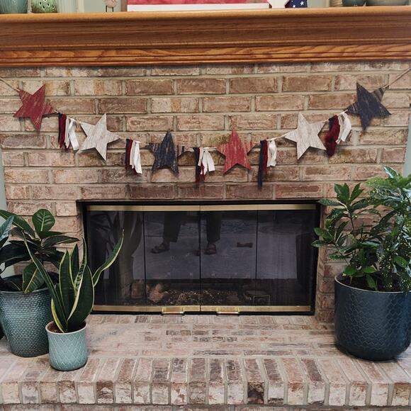 Rustic Americana Wooden Star and Rag Streamer Garland, 6' - Picture 1 of 4